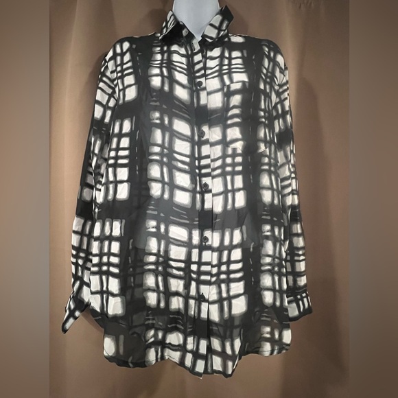 Elan- Long Sleeve Black & White Button Down Top - Picture 1 of 3